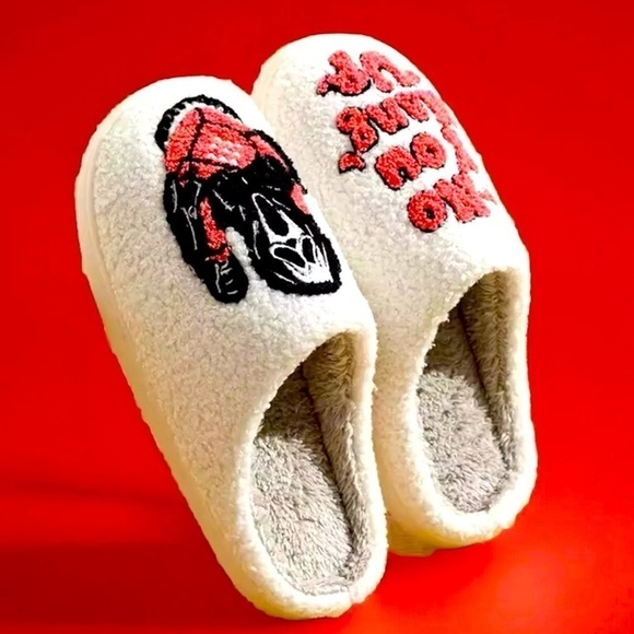 SCREAM “Hang Up” HALLOWEEN Fleece Cozy Shoe Slippers US Size 6.5 - 7 NEW - Picture 3 of 6